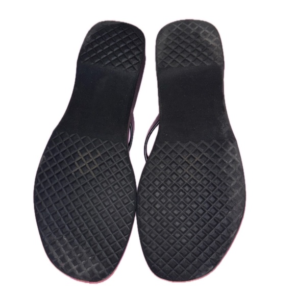 womens size 9 black MK flip-flops - Picture 2 of 3